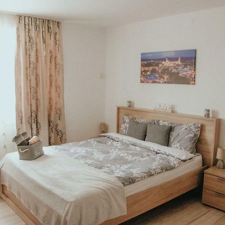 Ferienwohnung Apartament 1 Decembrie Alba Iulia Exterior foto