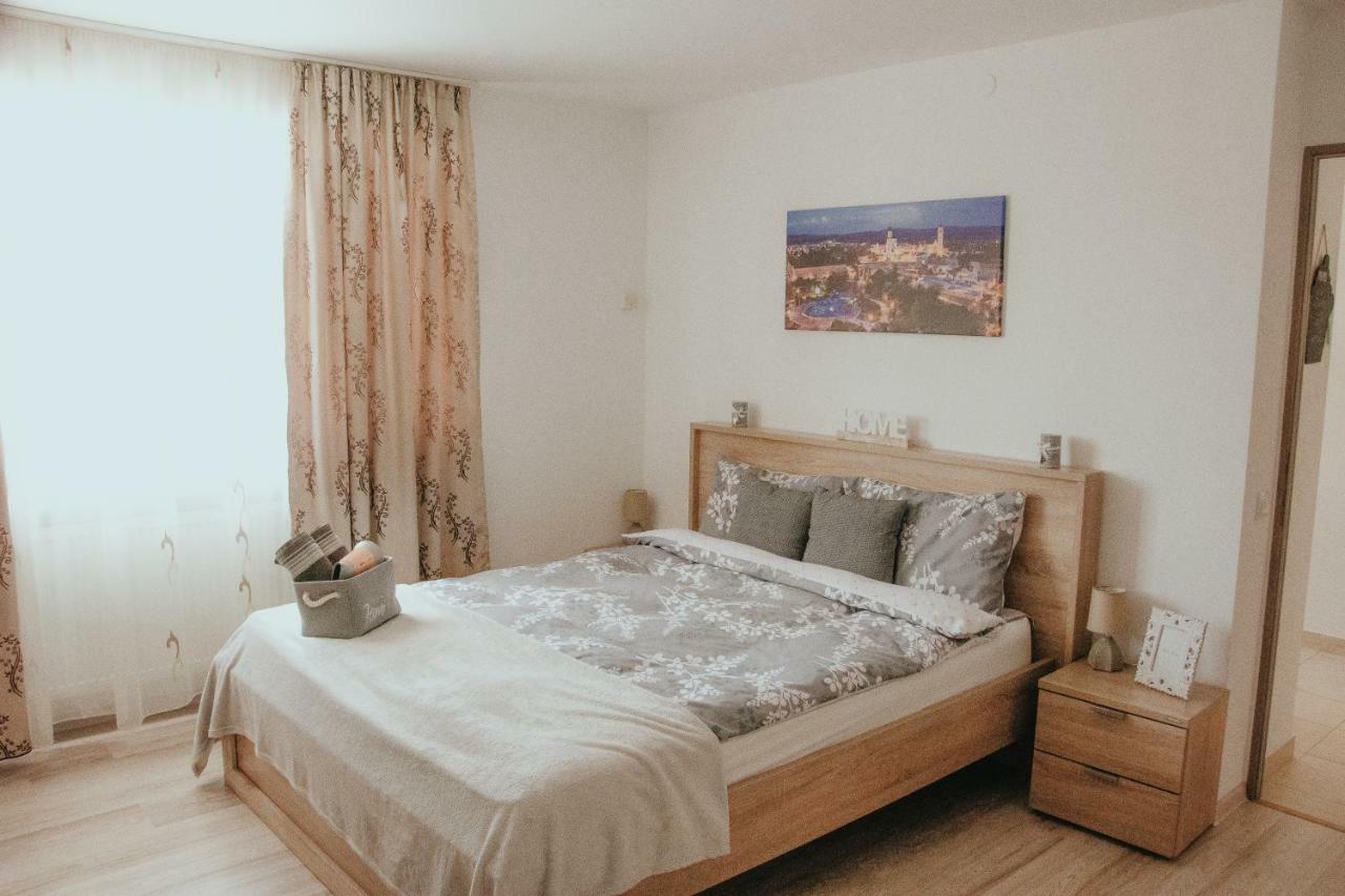 Ferienwohnung Apartament 1 Decembrie Alba Iulia Exterior foto