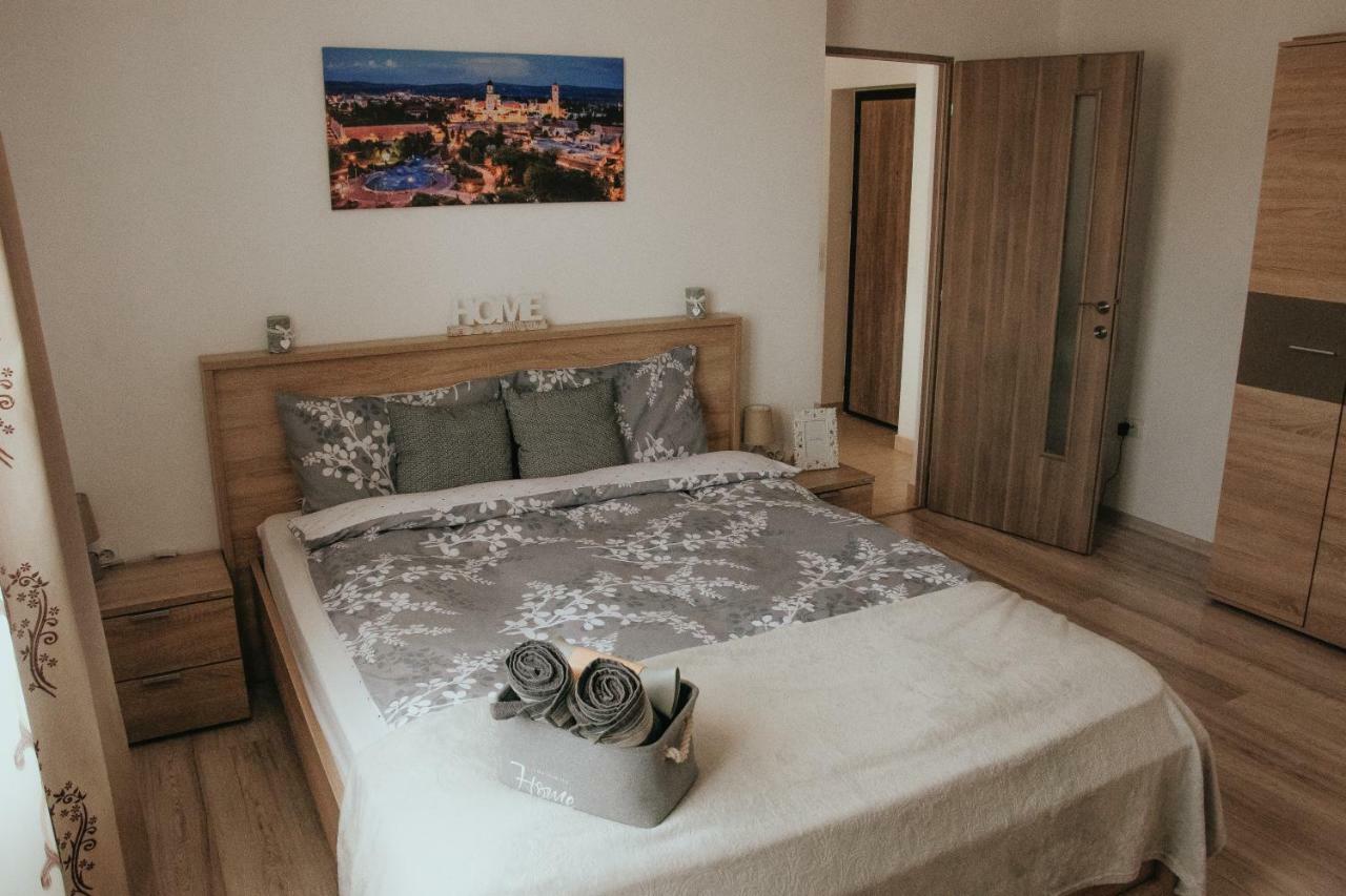 Ferienwohnung Apartament 1 Decembrie Alba Iulia Exterior foto