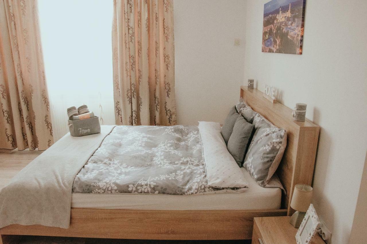 Ferienwohnung Apartament 1 Decembrie Alba Iulia Exterior foto